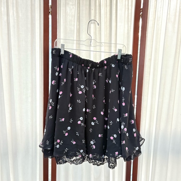 Torrid Floral Chiffon Skater Mini Skirt - Picture 5 of 9